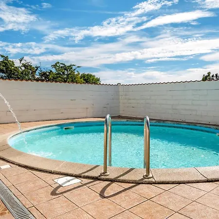 Cozy In With Kitchen Holiday home